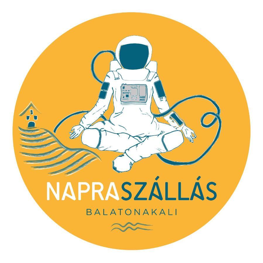 Napraszallas Vendeghaz バラトンアカリ エクステリア 写真